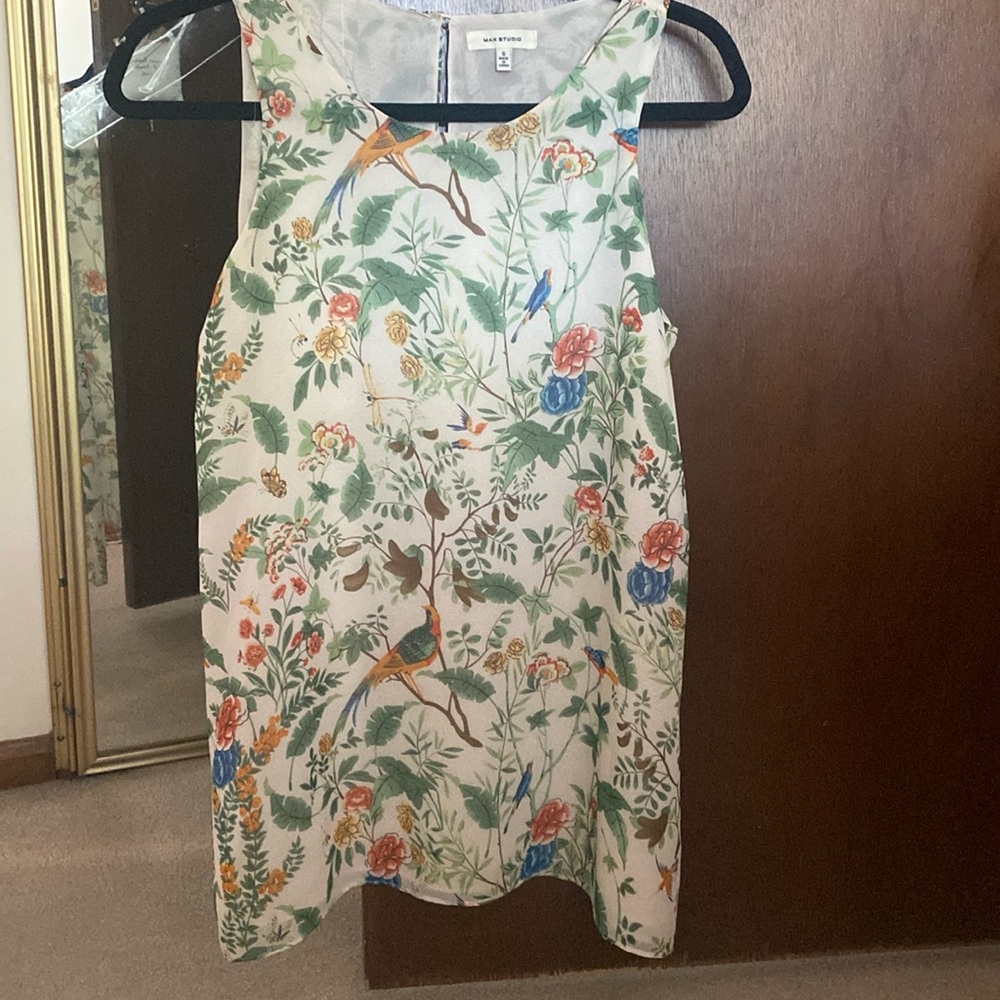 Sleeveless top size small
